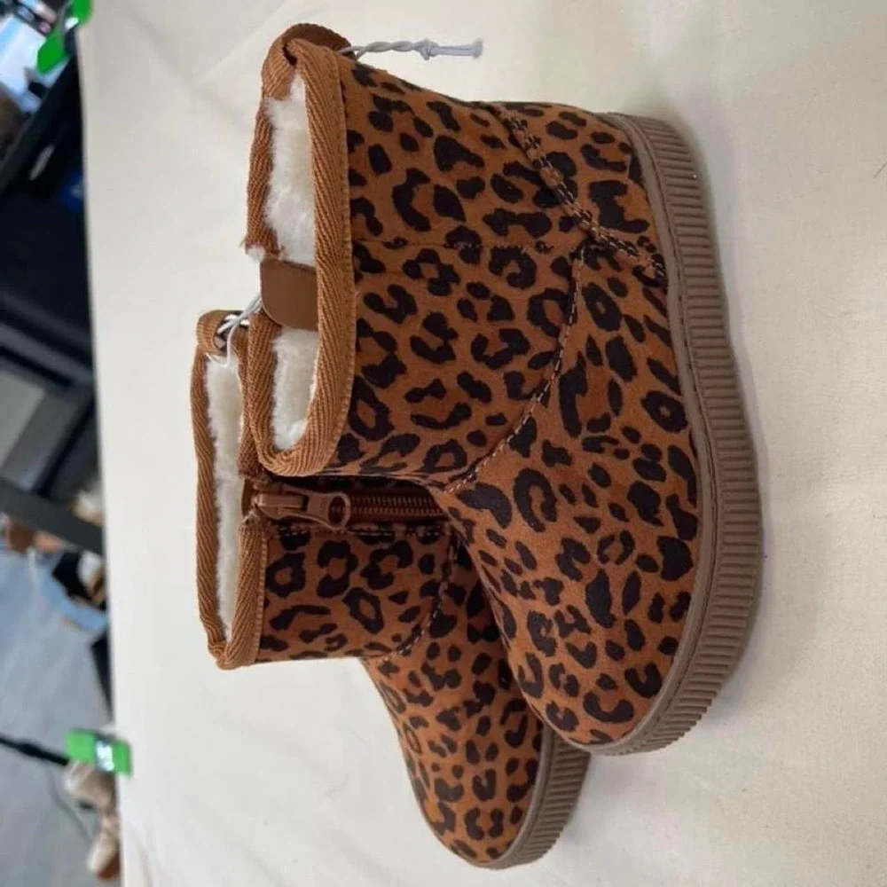 Cosmic Crisp leopard print boots‎